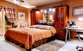 Dickinson Guest House, Guadalajara Expo